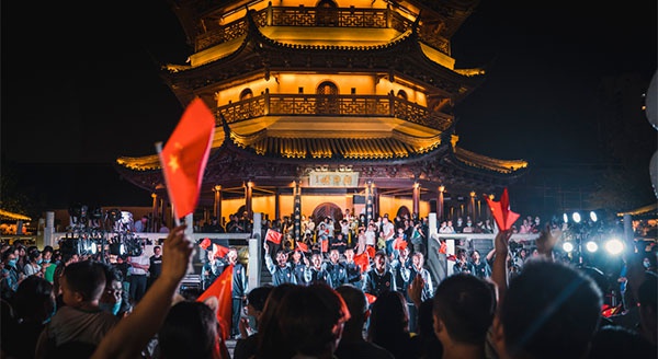 燃！快閃唱響《我和我的祖國》，國慶小長假樂游里運河！