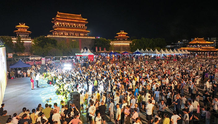 “夜經濟”點燃煙火氣，市民樂享“文旅盛宴”